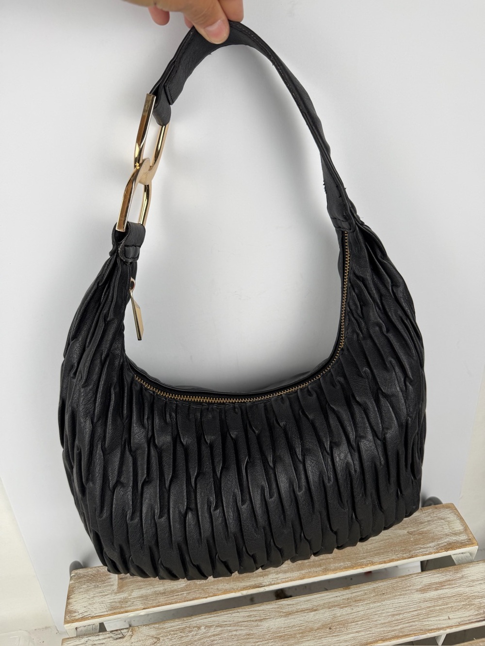 Jessica Simpson hobo-style bag pleated matelasse synthetic exterior chain linc